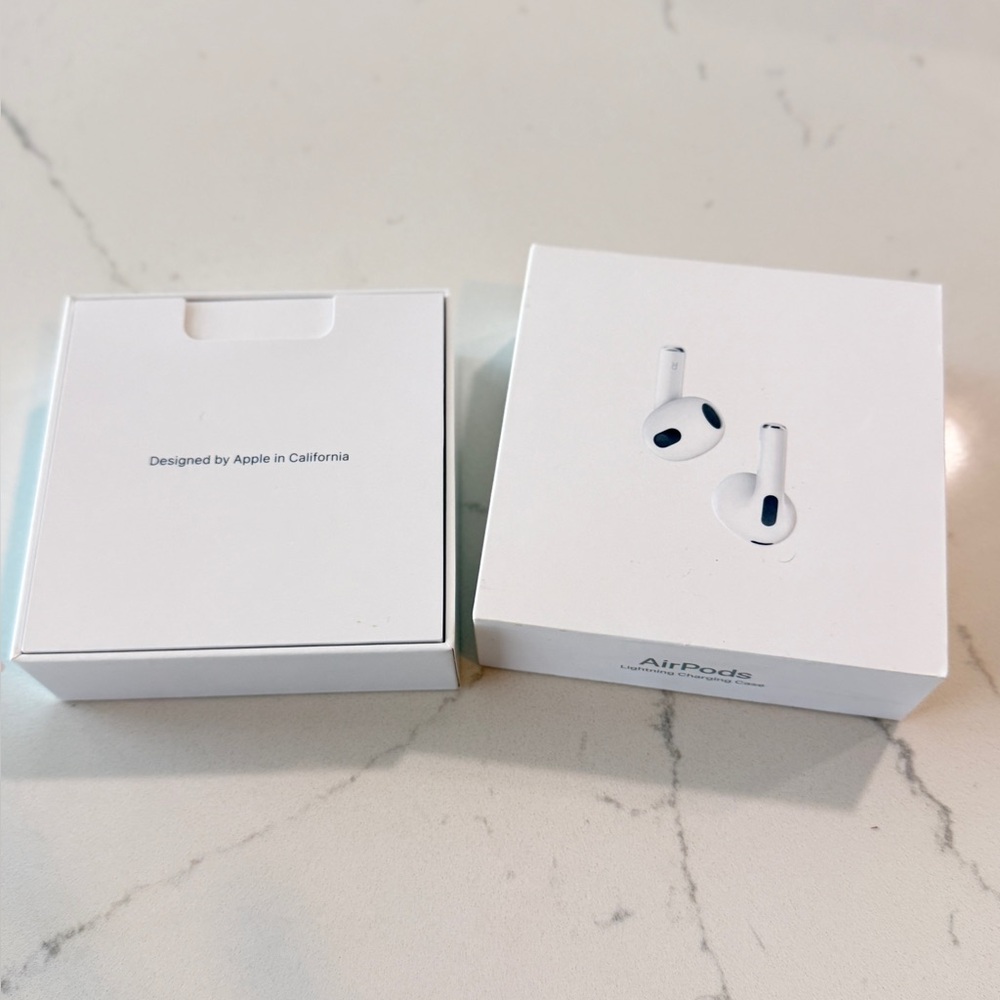 Apple AirPods 3rd Gen with Charging Cable, Case & USB Adapter - Picture 10 of 14